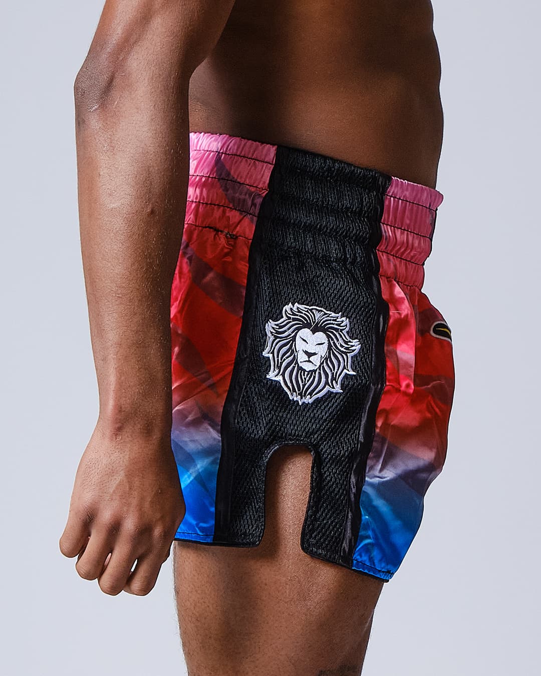Short de Boxe Thaï ELION Raja - Rouge/Bleu - Image 3
